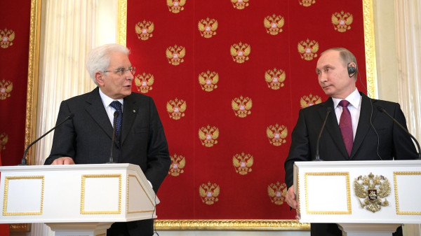 Sergio Mattarella con Vladimir Putin nel 2017