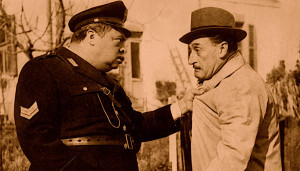 Aldo Fabrizi e Totò in una scena di Guarde e ladri (1951)