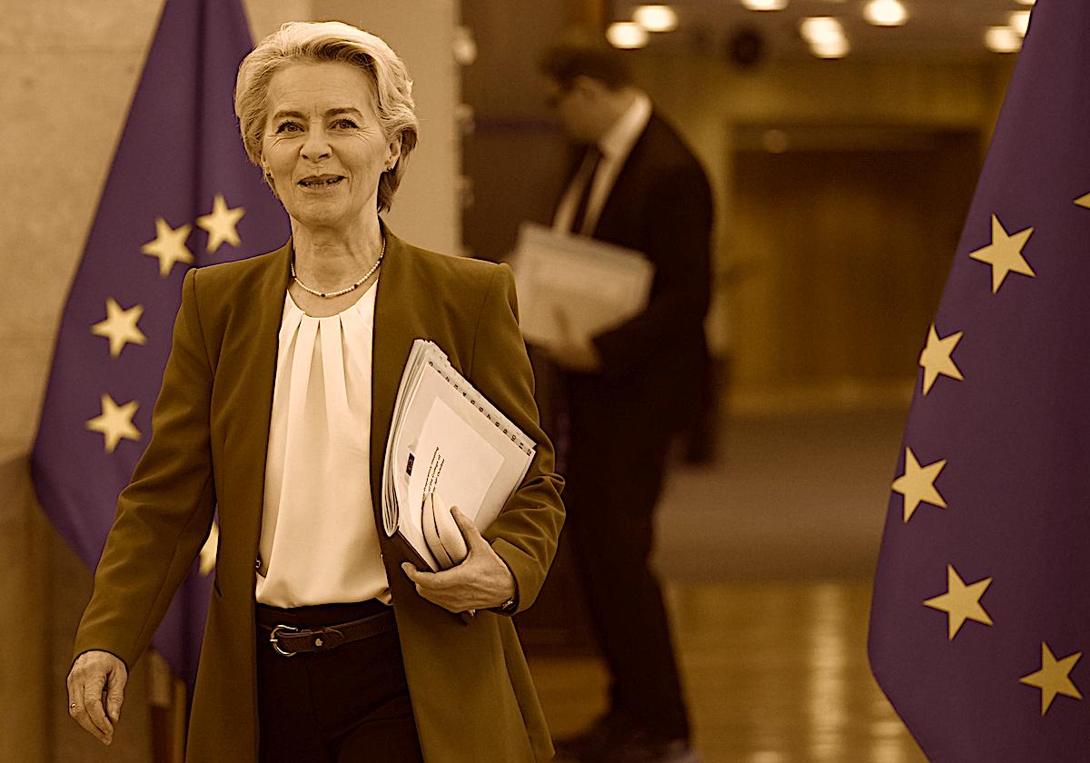 La presidente della Commissione Ue Ursula von der Leyen a Bruxelles - Foto Associated Press/LaPresse