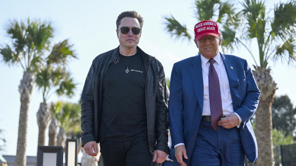 Donald Trump ed Elon Musk prima del lancio di prova del razzo SpaceX Starship rocket in Texas (novembre 2024) - Foto LaPresse