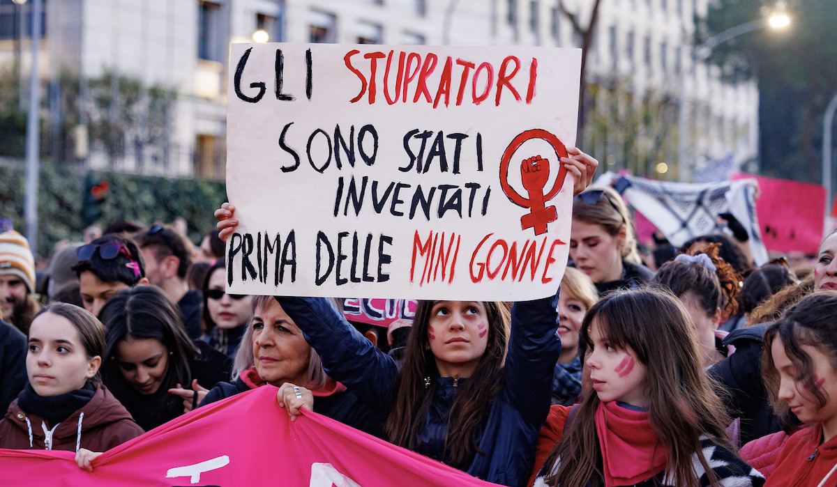 Un momento della manifestazione organizzata per la Giornata contro la violenza di genere, Roma, 23 novembre 2024 - Foto LaPresse