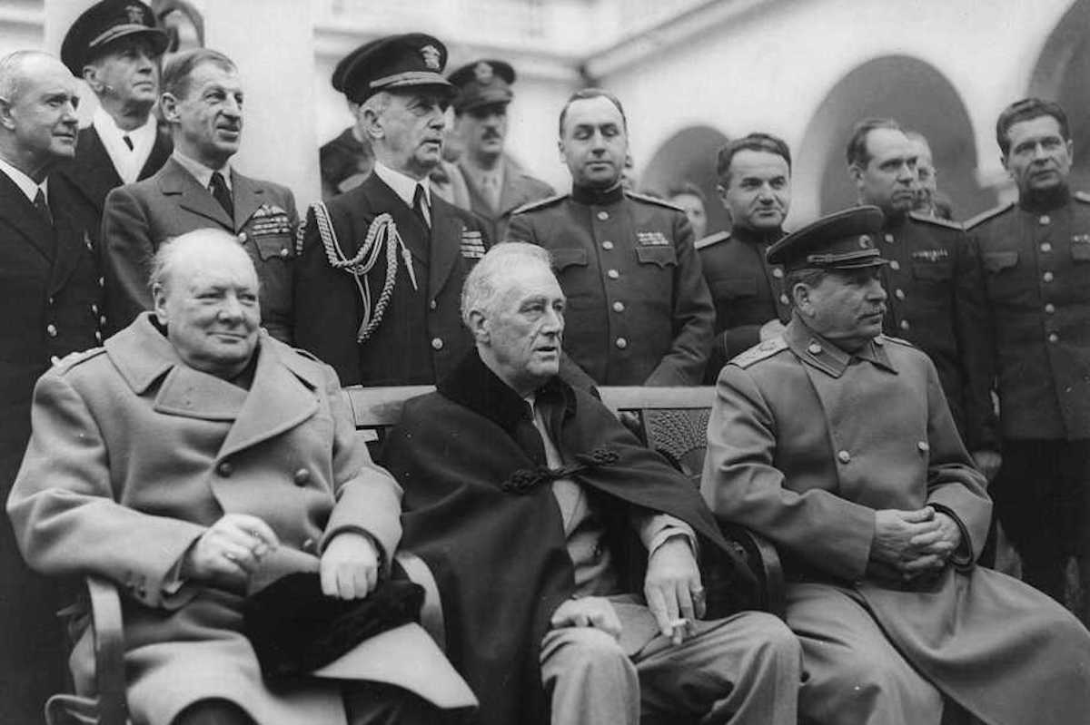 Winston Churchill con Franklin Delano Roosevelt e Iosif Stalin a Jalta