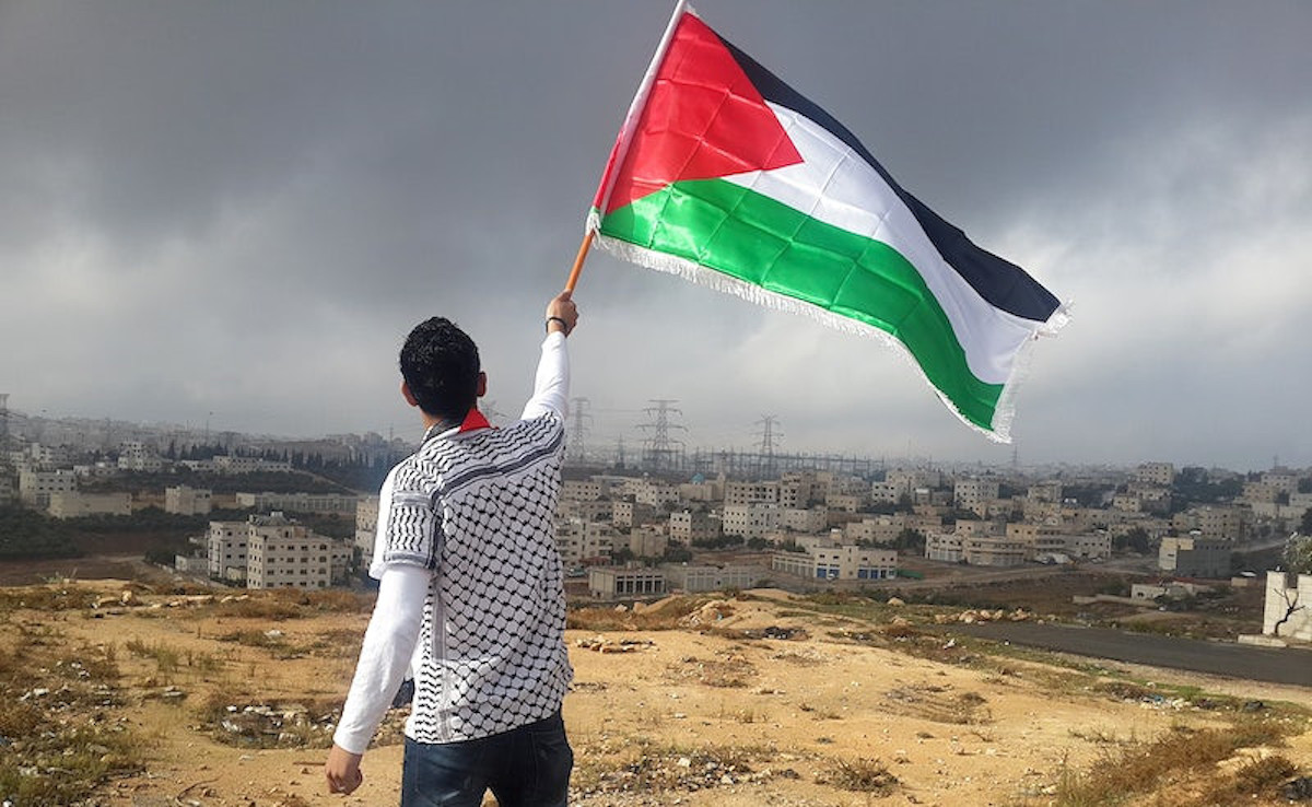 Un giovane palestinese in Cisgiordania