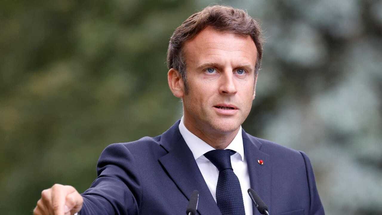 Macron da Parigi lancia una Francia capofila dell'auto elettrica