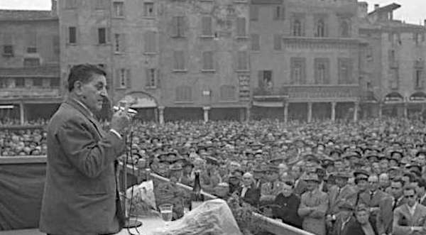 Un comizio di Giuseppe Di Vittorio a Mantova nel 1957