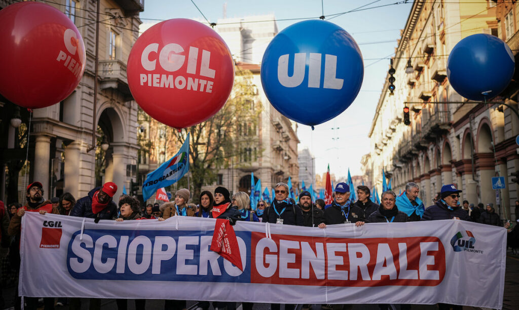 Sciopero generale, manifestazione di Cgil e Uil a Torino - Foto Marco Alpozzi/LaPresse