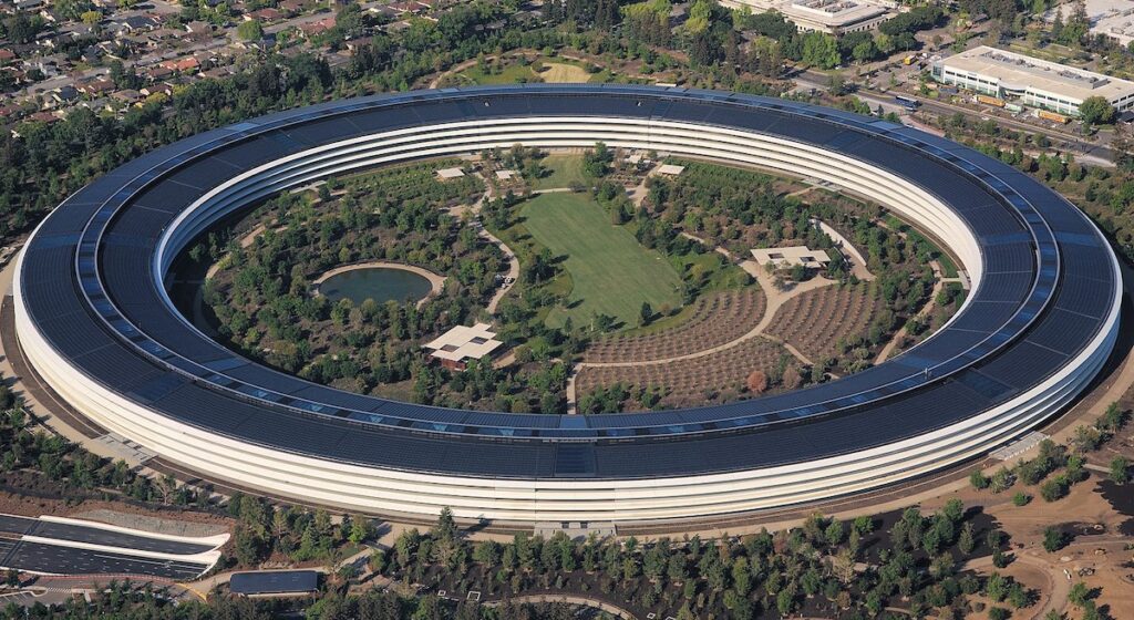 Una veduta aerea di Apple Park, a Cupertino (California) - Wikimedia Commons